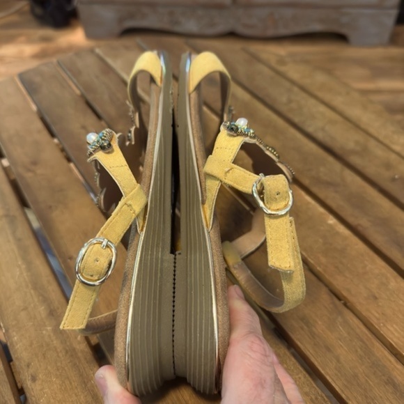 Patrizia Spring Step Sandals with gold suede straps and faux jewels. Size 8 GUC - Picture 7 of 11